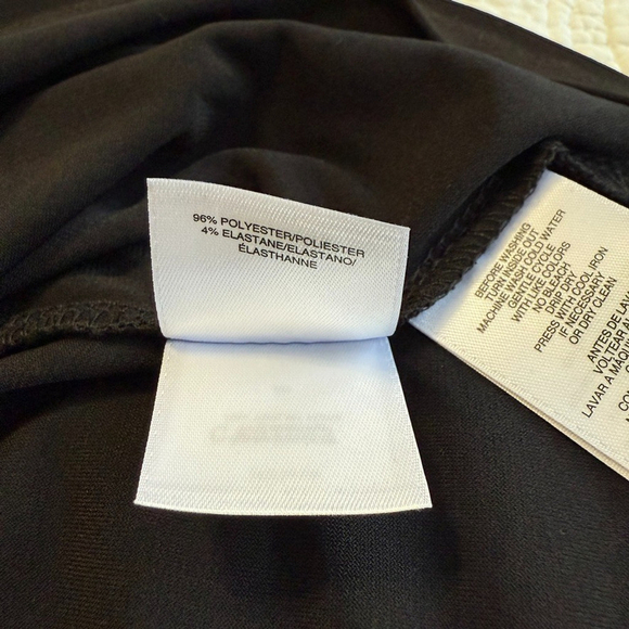 Anne Klein Short Sleeve Button Shoulder Blouse Women’s Small Black Gold New - Picture 8 of 10